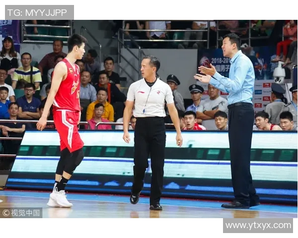 篮球明星课：探索篮球技巧与明星背后的故事，激发年轻人的运动热情与梦想